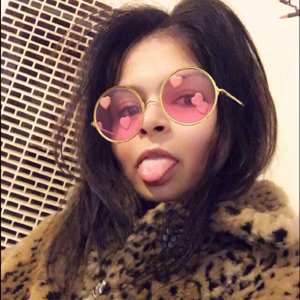 Meet your Posher, Pocahontas